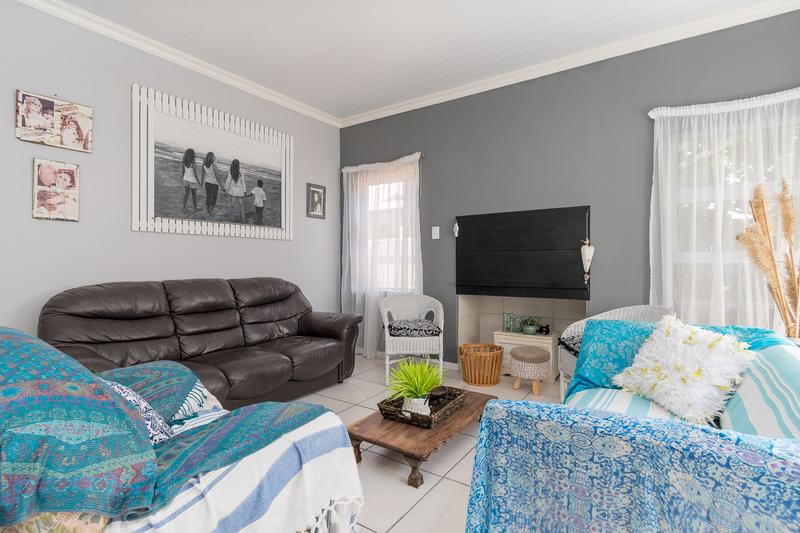 3 Bedroom Property for Sale in Langeberg Western Cape